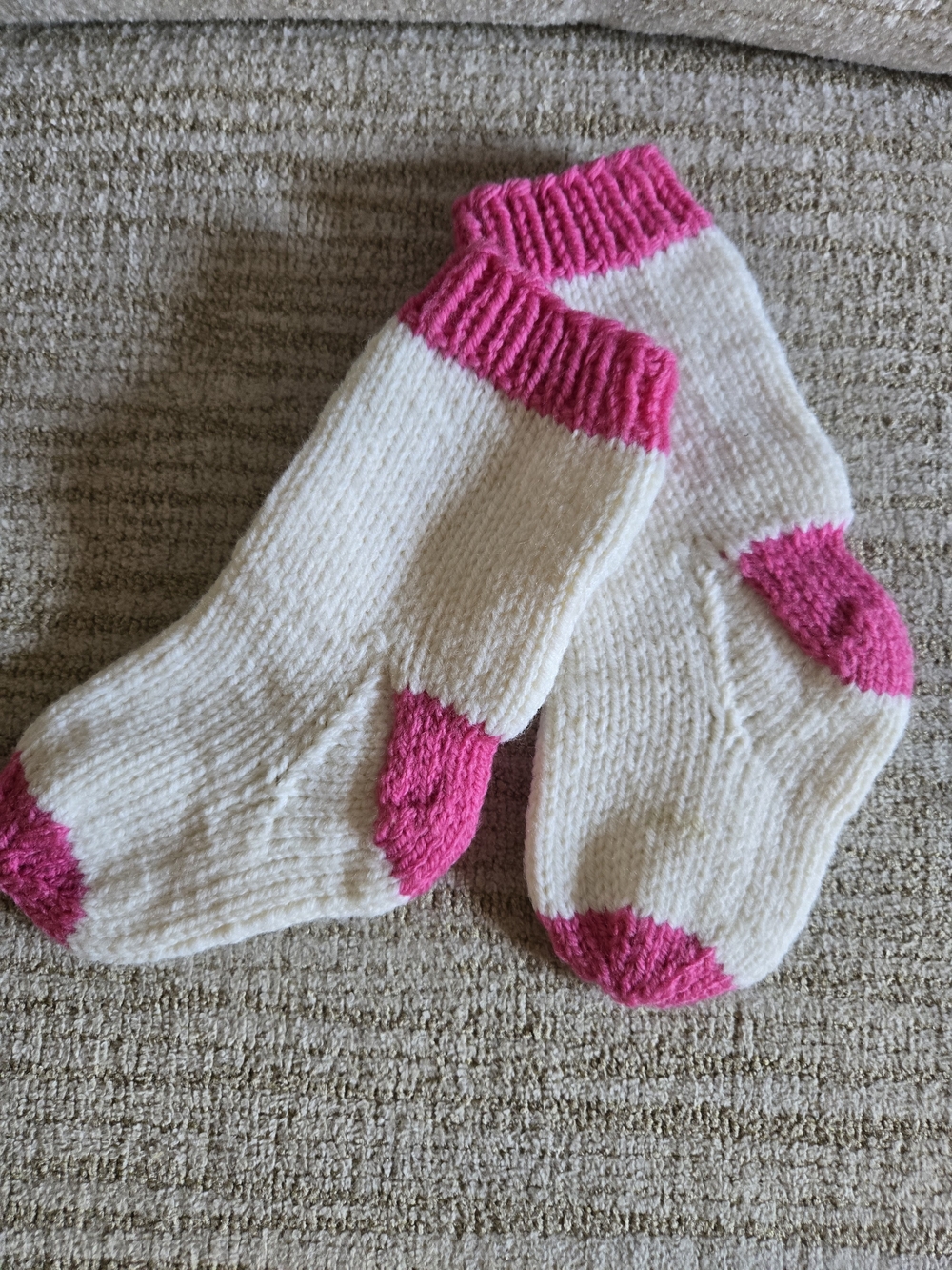 Littel Hand-Knit White Socks with Pink Heel & Cuff. Petit